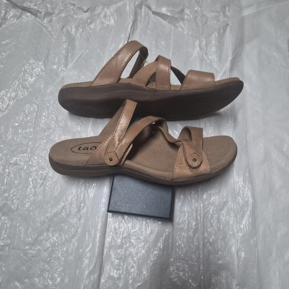 Taos Double U Brown Strappy Slide Sandals - Picture 3 of 4